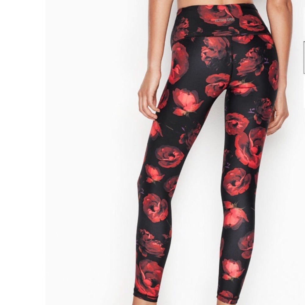 Victoria’s Secret sport roses are red 7/8 leggings Size Medium - Picture 2 of 7